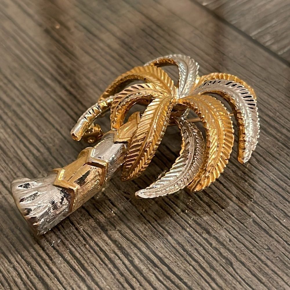 Vintage Two-tone Palm Tree Pin, Tropical Tree - Picture 2 of 16